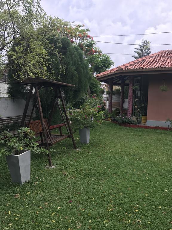 Ared Villa Katunayaka Exterior foto