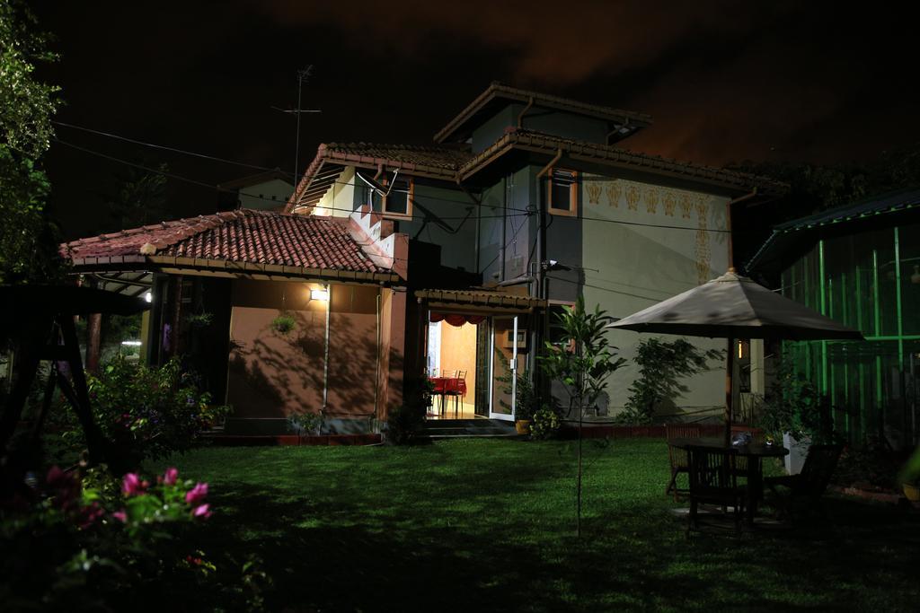Ared Villa Katunayaka Exterior foto